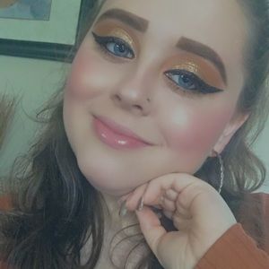 Meet your Posher, Kasey